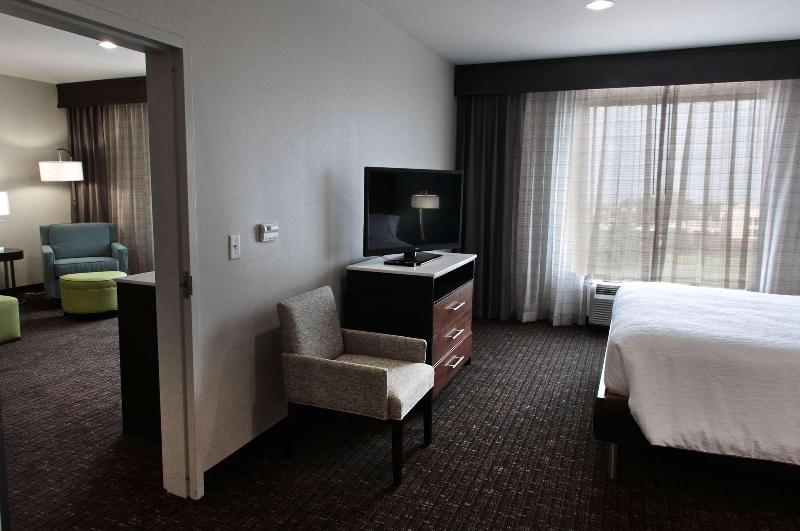 سوئیت با تخت بزرگ, Hilton Garden Inn Victoria