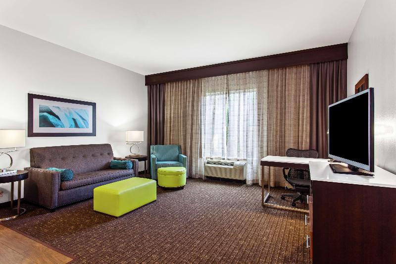 سوئیت با تخت بزرگ, Hilton Garden Inn Victoria