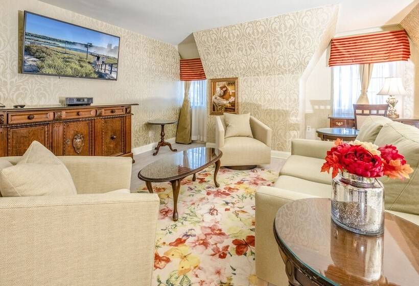 سوییت, Red Coach Inn