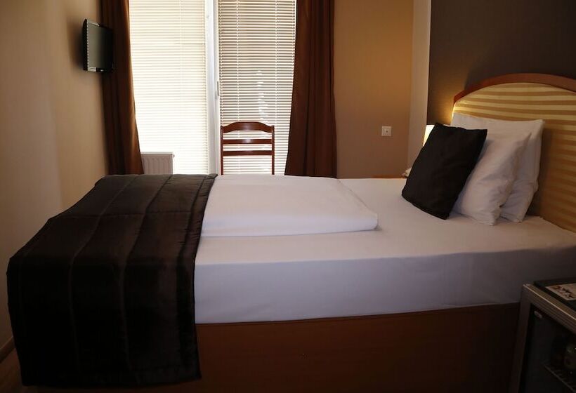 اتاق استاندارد یک نفره, Six Inn Hotel Budapest