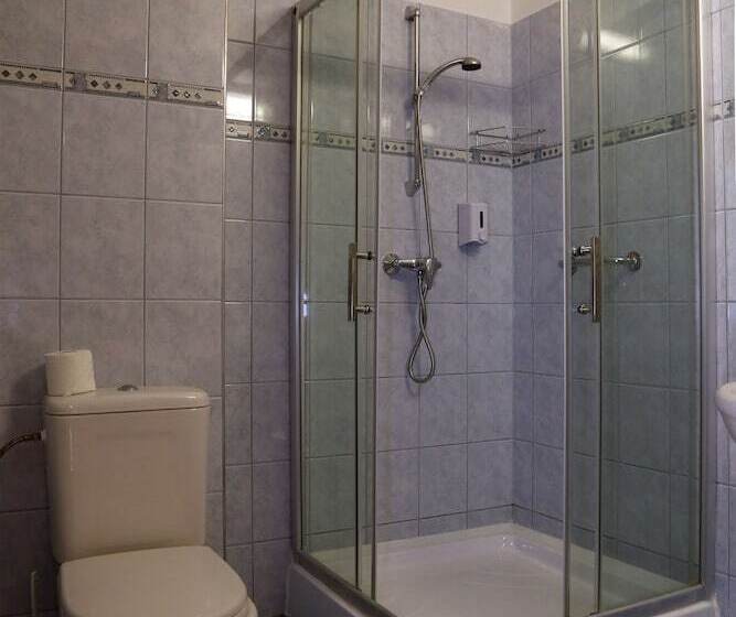 اتاق استاندارد, Six Inn Hotel Budapest