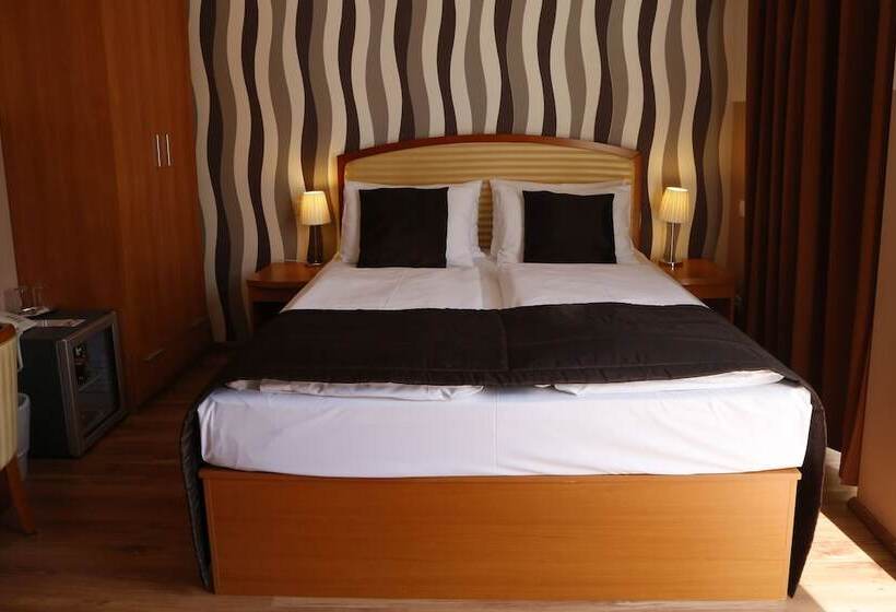 اتاق سوپریور, Six Inn Hotel Budapest