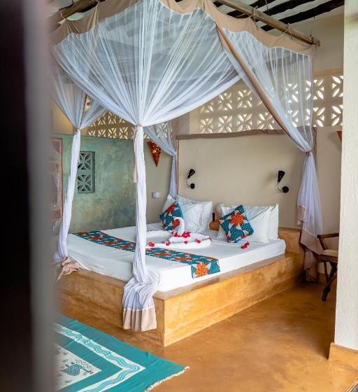 سوییت, Sunshine Marine Lodge