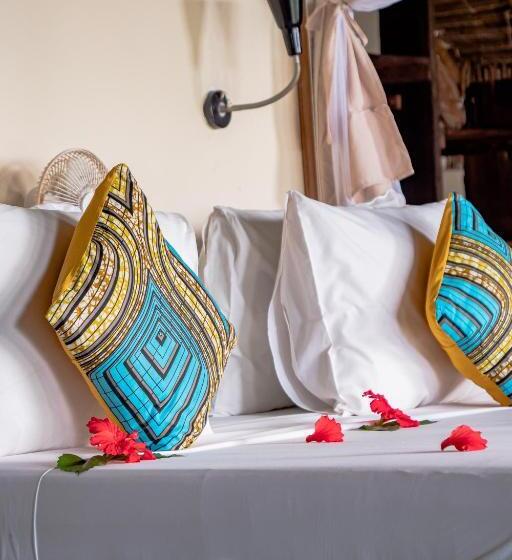 سوییت, Sunshine Marine Lodge