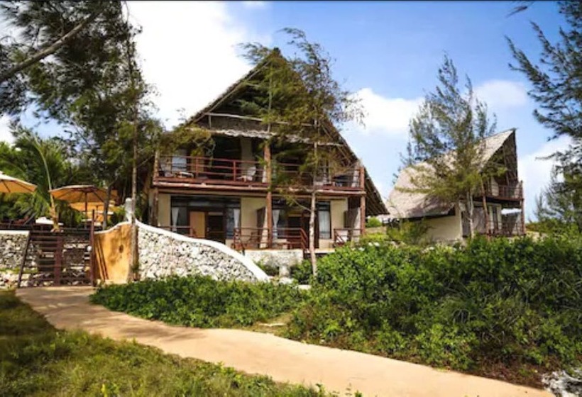 سوییت با چشم‌انداز دریا, Sunshine Marine Lodge