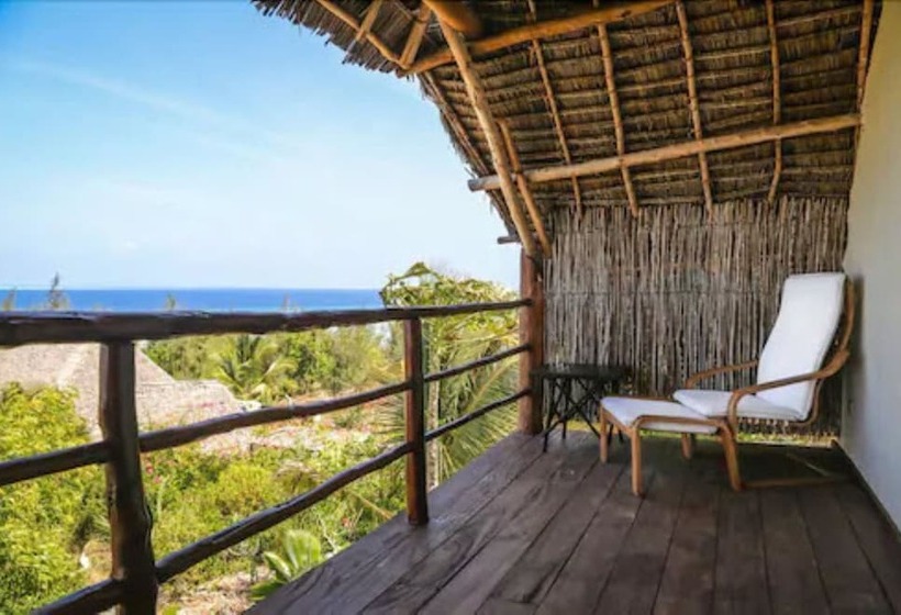 سوییت خانوادگی, Sunshine Marine Lodge