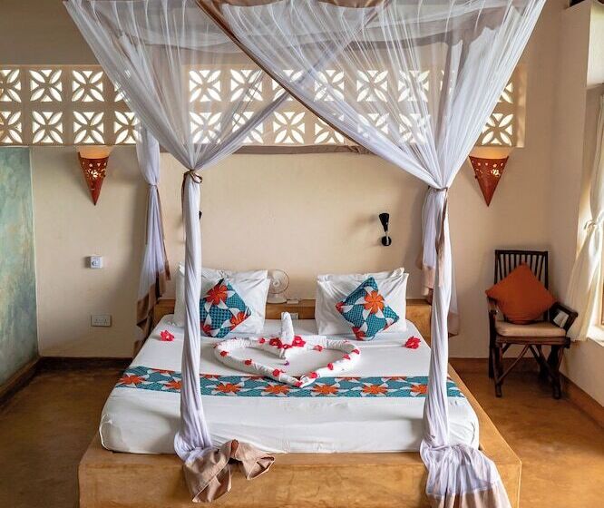 سوییت لوکس, Sunshine Marine Lodge