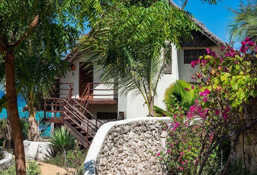 سوییت خانوادگی, Sunshine Marine Lodge