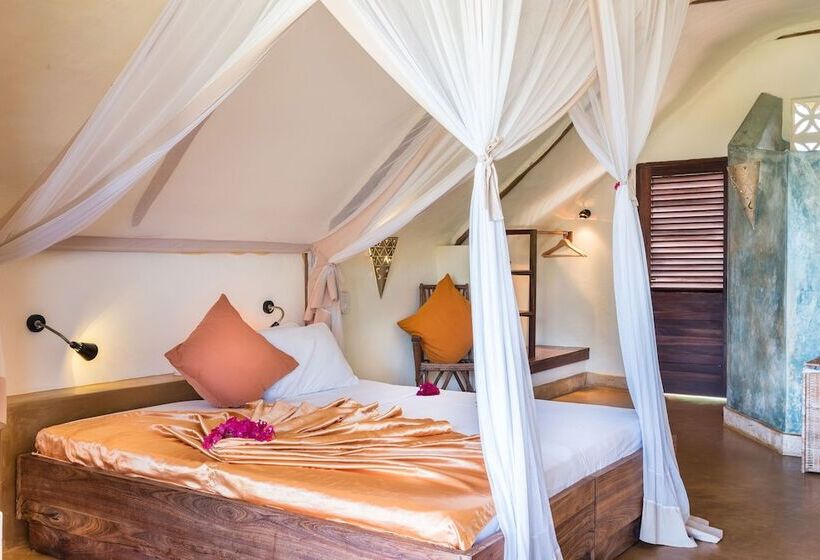 سوییت, Sunshine Marine Lodge