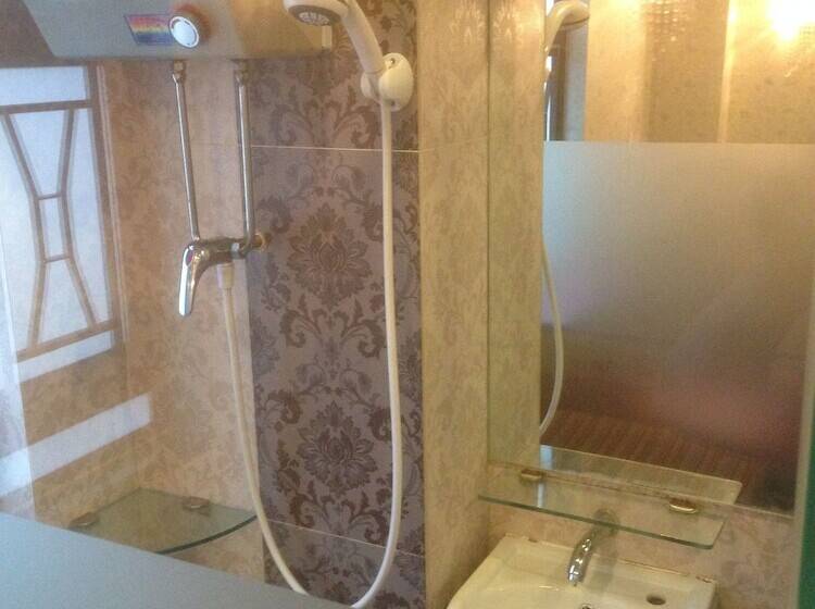 Economy Quadruple Room, Kowloon Youth Village Tsim Sha Tsui 九龙青年公寓