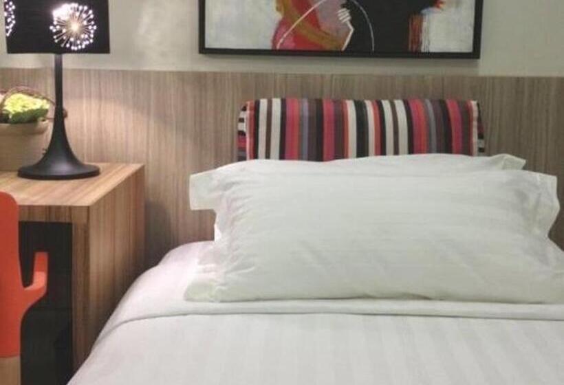 标准单人间, Z Pad Residences