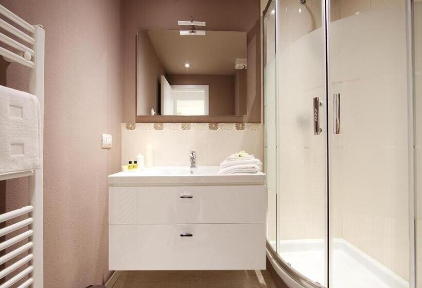 استودیوی استاندارد, La Farina Apartments