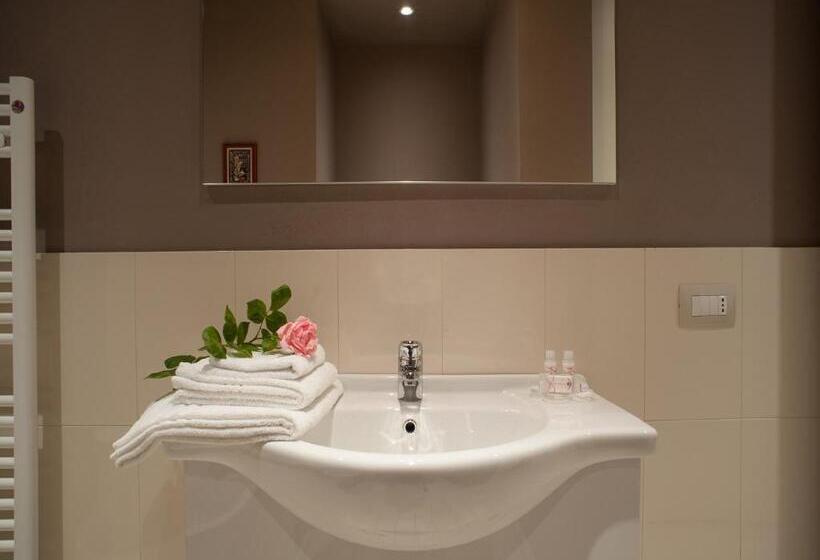استودیوی کلاسیک, La Farina Apartments