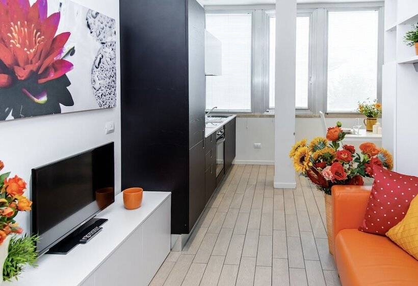 استودیوی استاندارد, La Farina Apartments