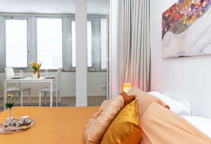 استودیوی استاندارد, La Farina Apartments