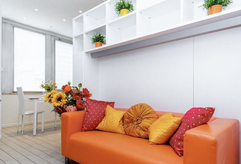 استودیوی استاندارد, La Farina Apartments
