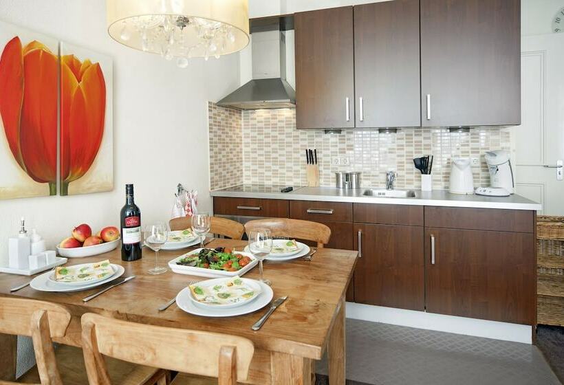 استودیوی استاندارد, Nova Apartments Amsterdam