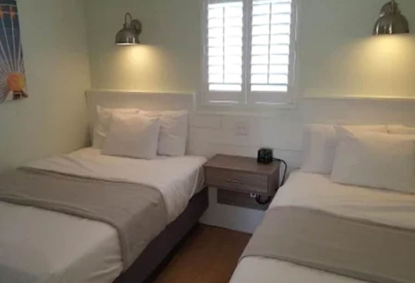 سوییت خانوادگی, Paradise Oceanfront Resort