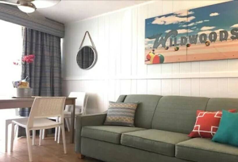 سوییت خانوادگی, Paradise Oceanfront Resort