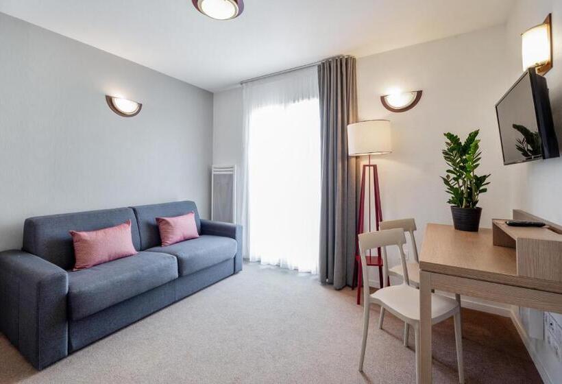 带2个卧室的公寓, Appart City Confort Niort Centre