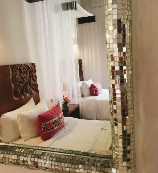 اتاق لوکس چهار تخته, Casa De Las Palomas Boutique Hotel By Paloma S Hotels   Adults Only