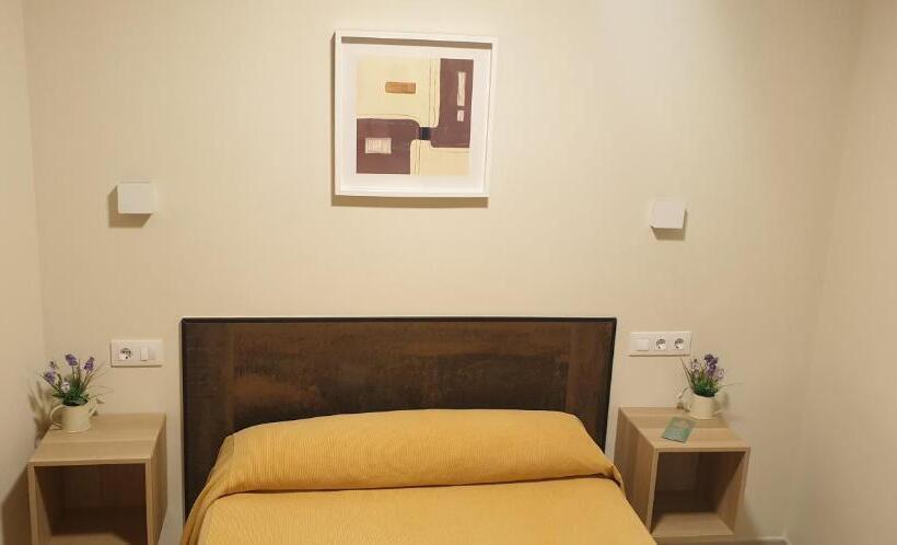 Standard Room, Pension Catedral