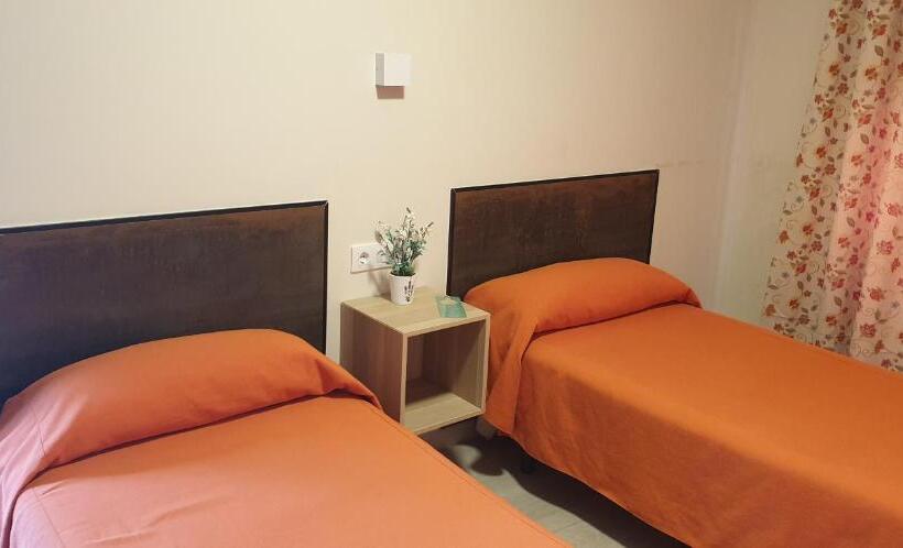 Standard Room Shared Bathroom, Pension Catedral