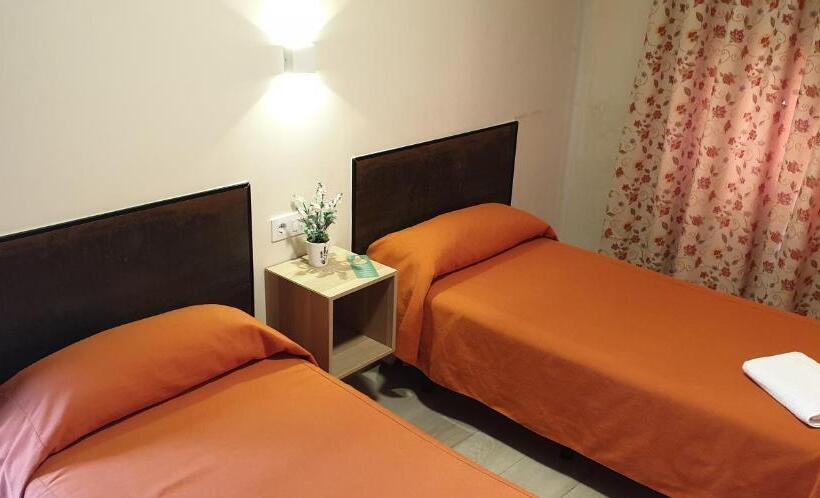 Standard Room, Pension Catedral