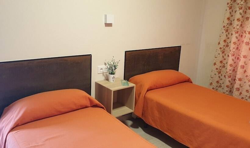 Standard Room Shared Bathroom, Pension Catedral