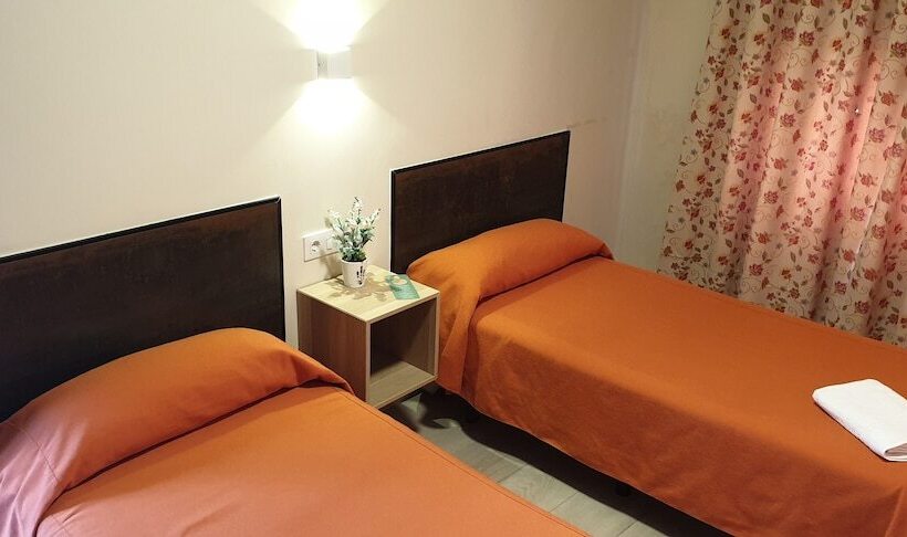 Standard Room Shared Bathroom, Pension Catedral