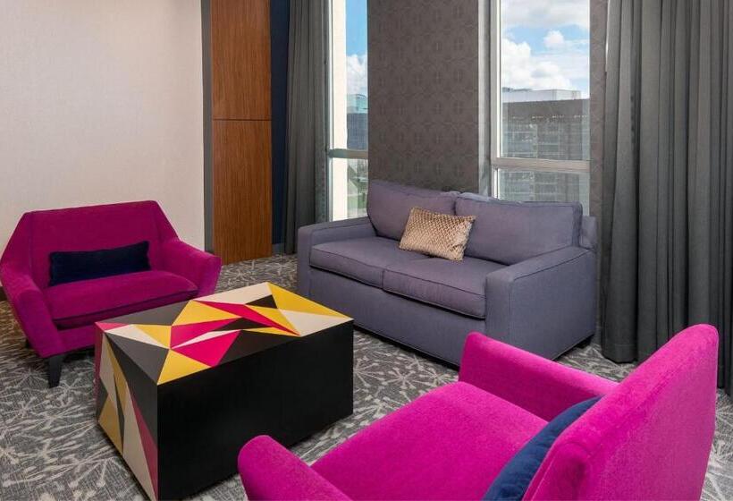 Suite, Aloft Orlando Downtown