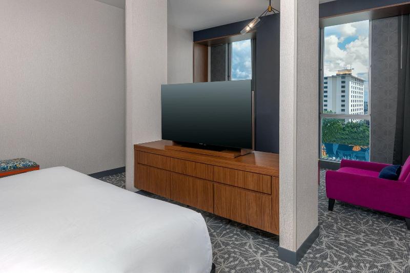 キングサイズベッドのスイートルーム, Aloft Orlando Downtown