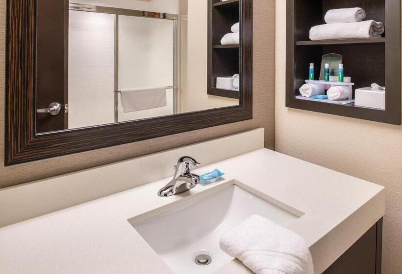 سوییت, Holiday Inn Express & Suites Monroe, An Ihg