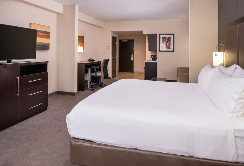 سوییت, Holiday Inn Express & Suites Monroe, An Ihg