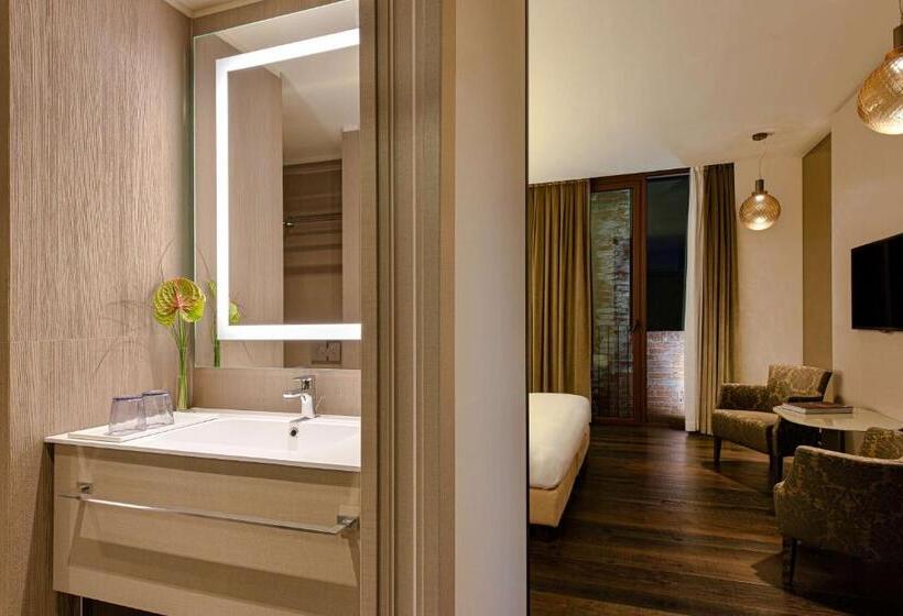 اتاق استاندارد با تخت بزرگ, Hyatt Centric Murano Venice