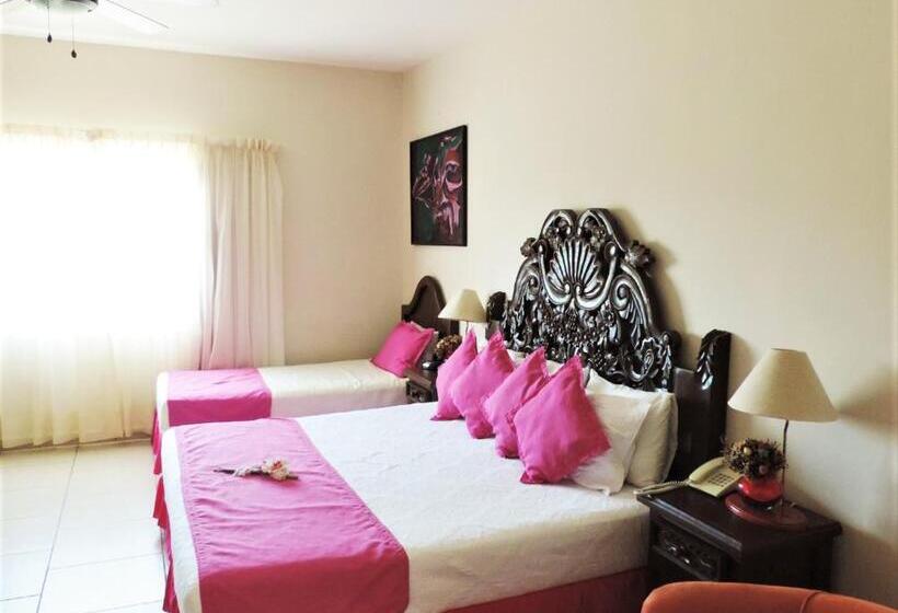 استودیوی استاندارد, Marina Banderas Suites