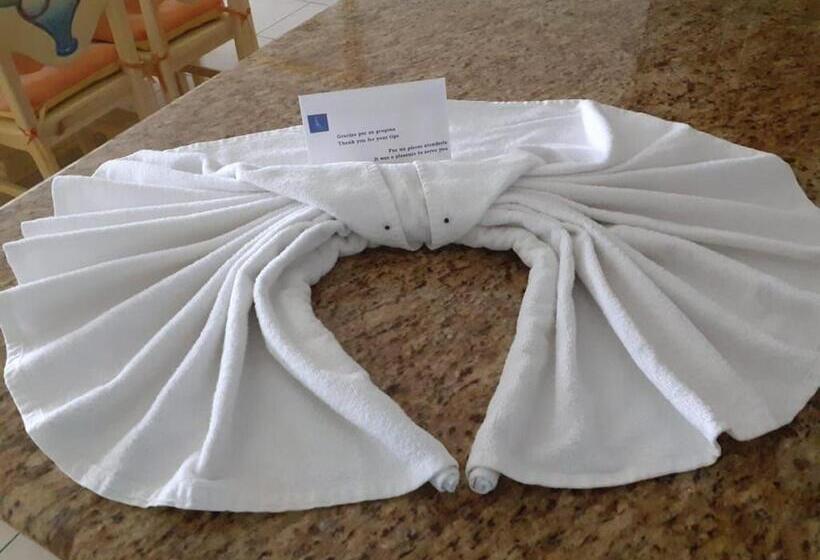 استودیوی استاندارد, Marina Banderas Suites