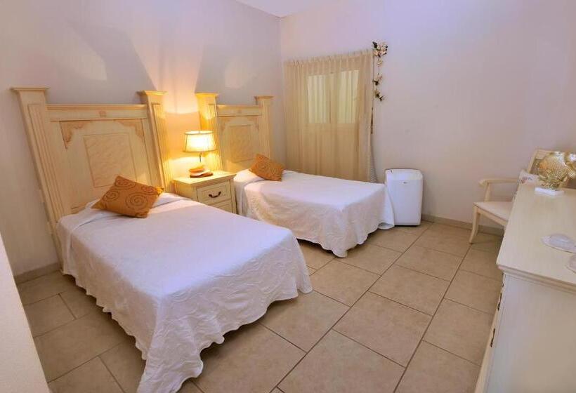 سوییت سوپریور, Marina Banderas Suites