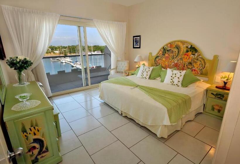 سوییت سوپریور, Marina Banderas Suites