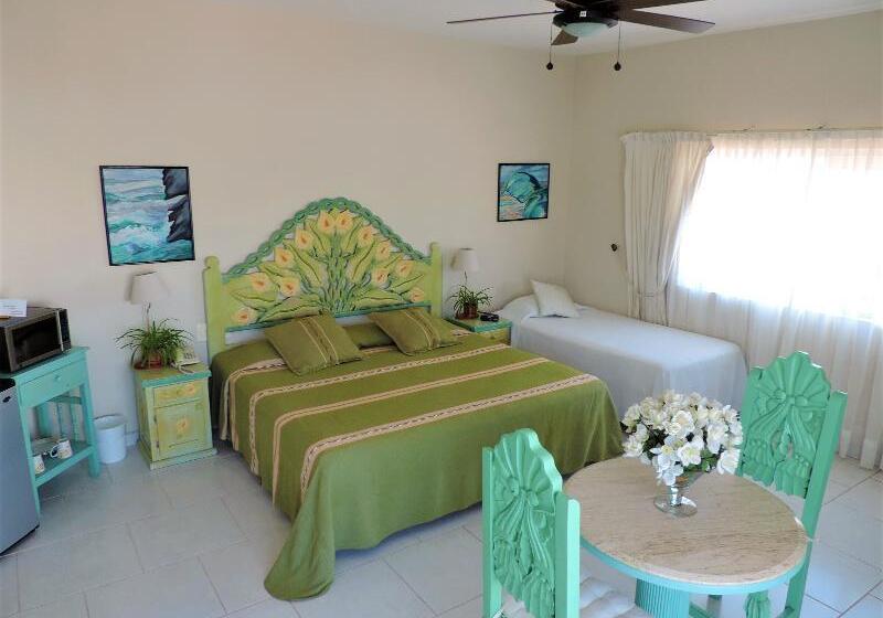 استودیوی استاندارد, Marina Banderas Suites