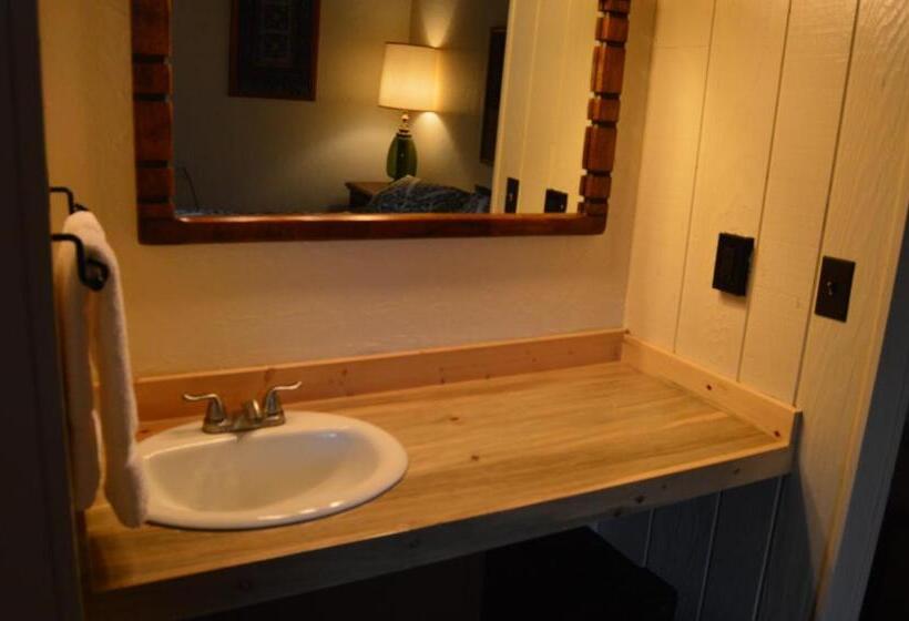 اتاق استاندارد با تخت بزرگ, The Viking Lodge   Downtown Winter Park Colorado