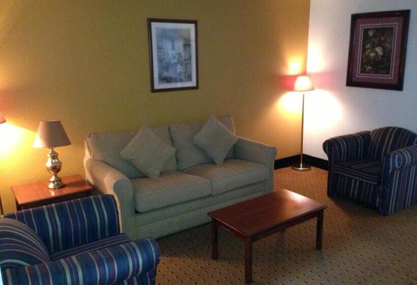 Suite Cama King, Brentwood Inn & Suites