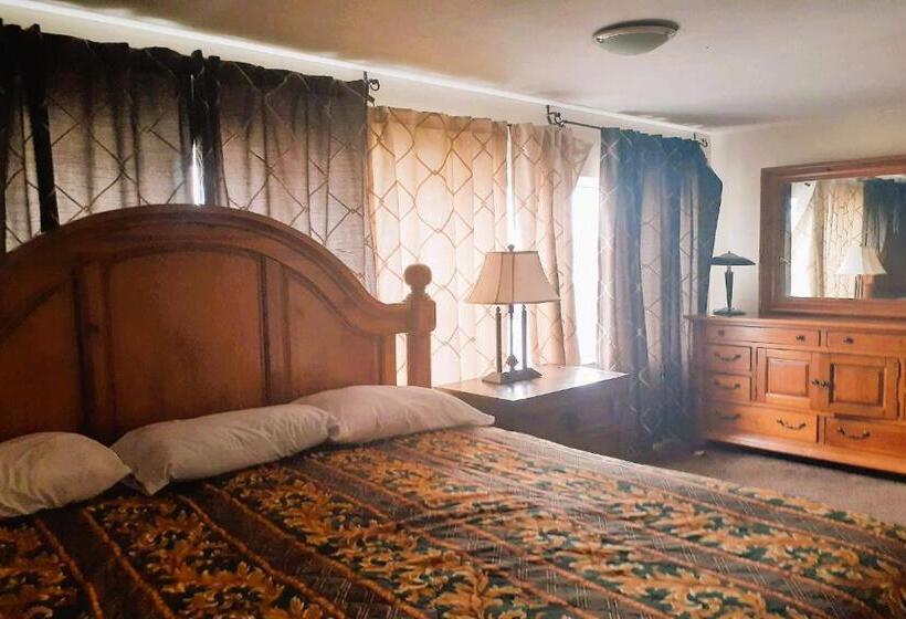Standard Single Room, Holiday Motor Lodge Pearisburg