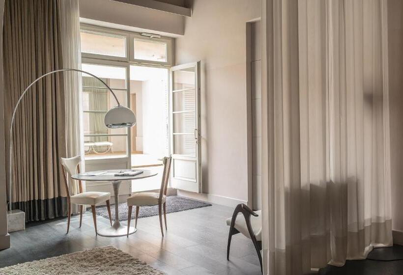 استودیوی سوپریور, Riva Lofts Florence