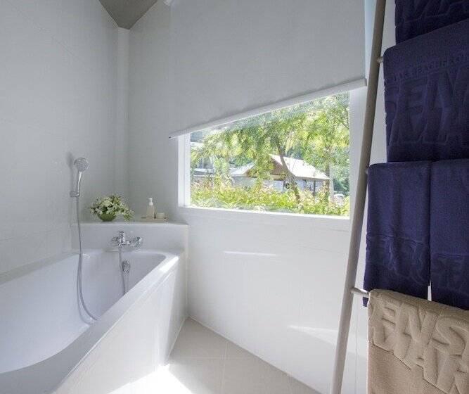 بانگلوی لوکس, Sentido Khao Lak