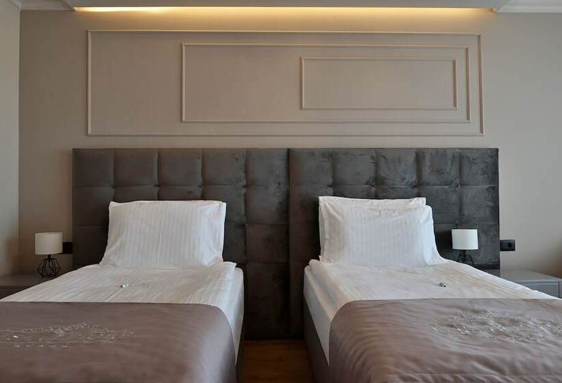 اتاق دلوکس با چشم‌انداز پارک, Casa Di Fiore Spa And Medical Hotel, Mineral Pools & Private Beach