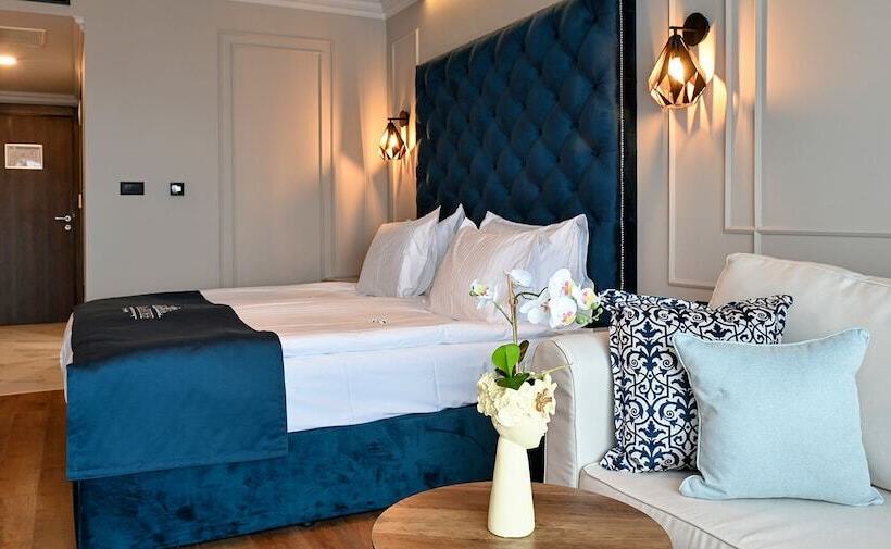 اتاق لوکس با چشم‌انداز دریا, Casa Di Fiore Spa And Medical Hotel, Mineral Pools & Private Beach