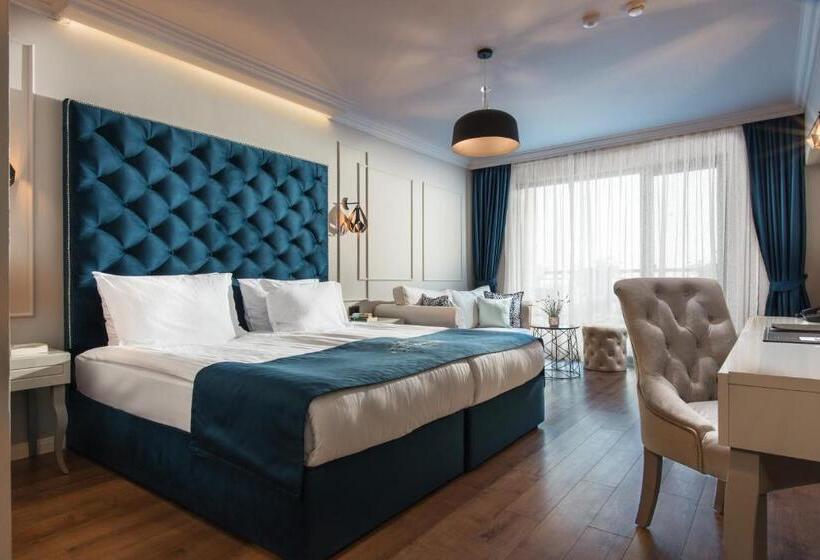 اتاق لوکس با چشم‌انداز دریا, Casa Di Fiore Spa And Medical Hotel, Mineral Pools & Private Beach