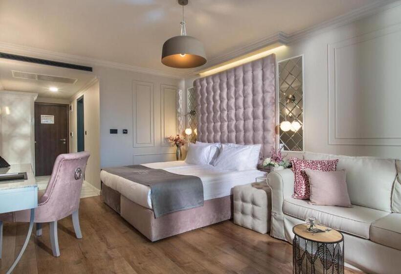 اتاق لوکس با چشم‌انداز دریا, Casa Di Fiore Spa And Medical Hotel, Mineral Pools & Private Beach