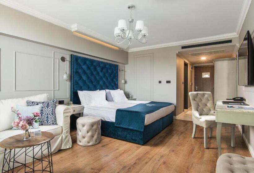 اتاق لوکس با چشم‌انداز دریا, Casa Di Fiore Spa And Medical Hotel, Mineral Pools & Private Beach